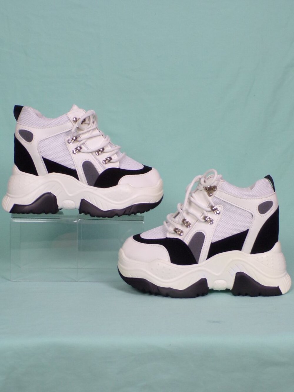 JSY size 39 Euro/8.5 U.S. white/black thick-sole hidden-heel walking shoes